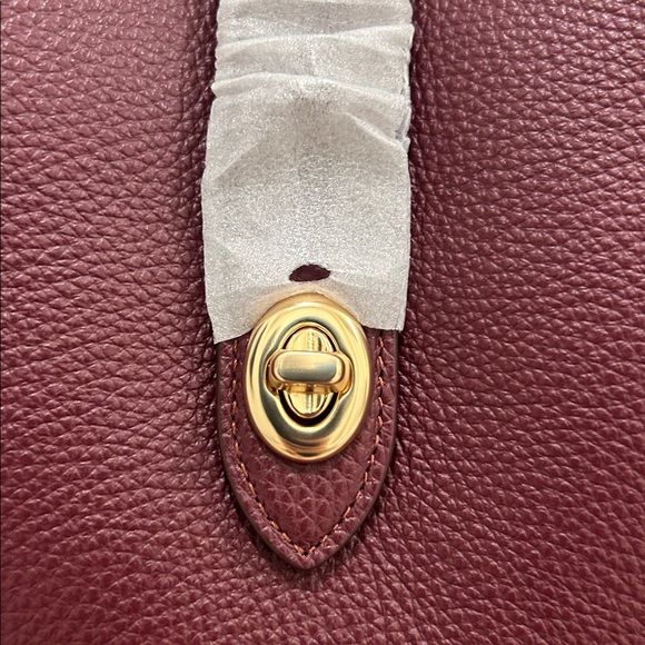 Coach (NWT) Hadley Large Shoulder Bag - Picture 5 of 17